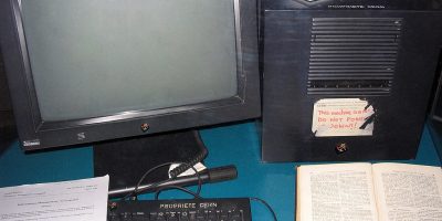 1024px-First_Web_Server-1